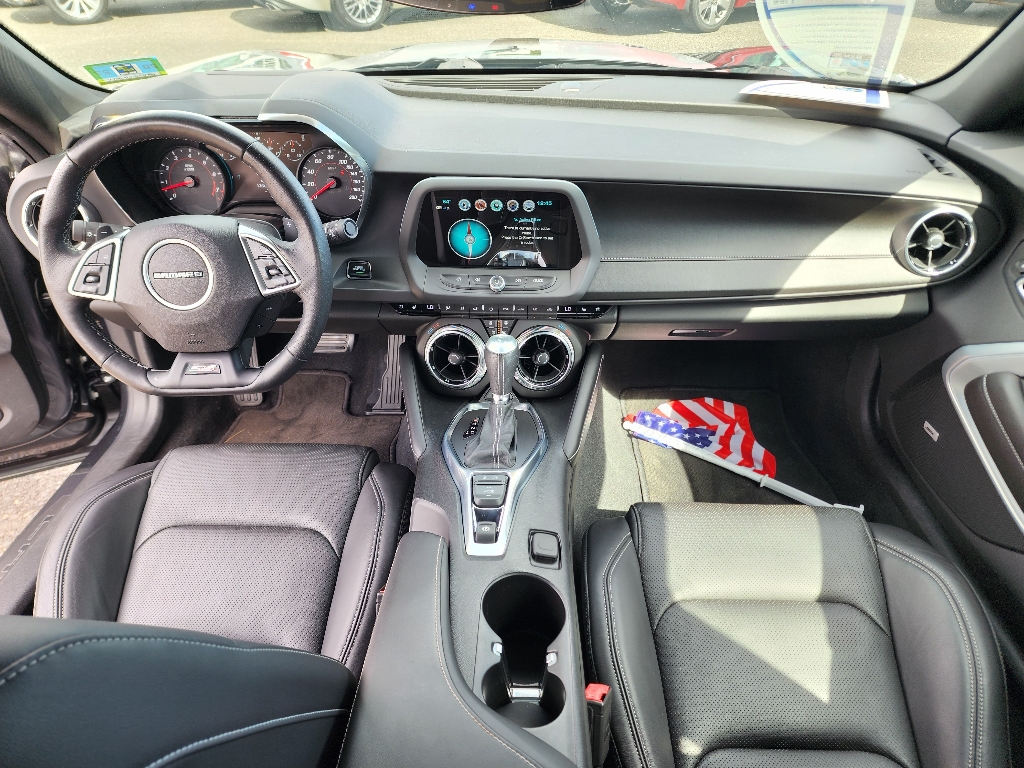 2018 Chevrolet Camaro 2SS photo 2