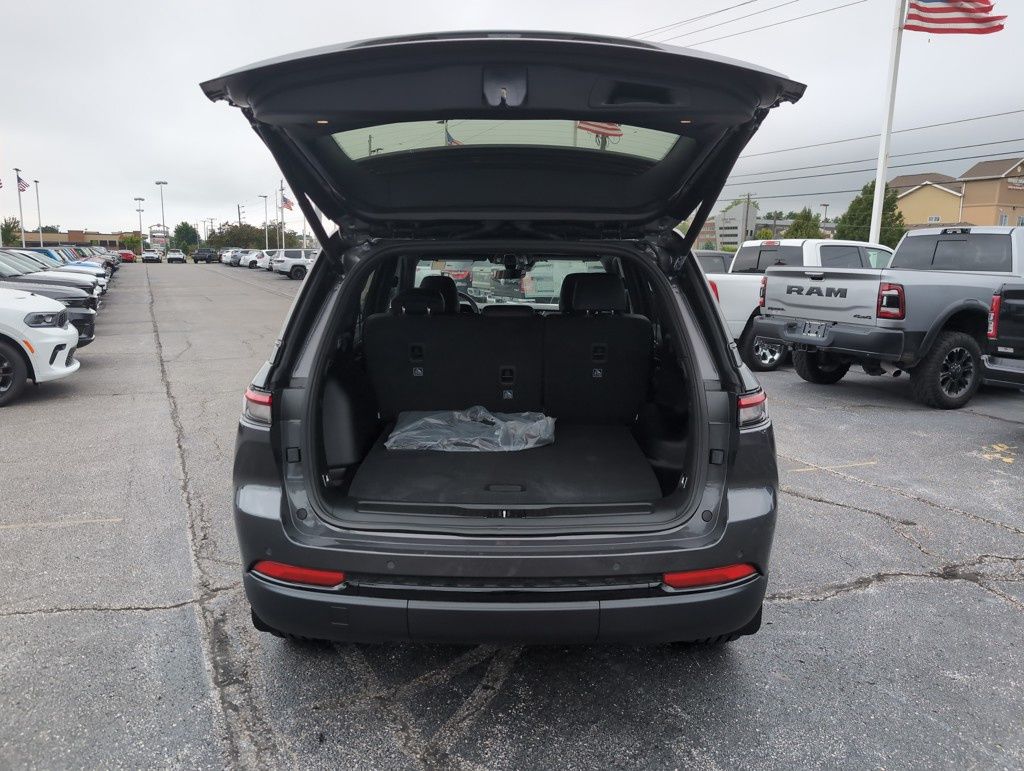 2025 Jeep Grand Cherokee Altitude X photo 12