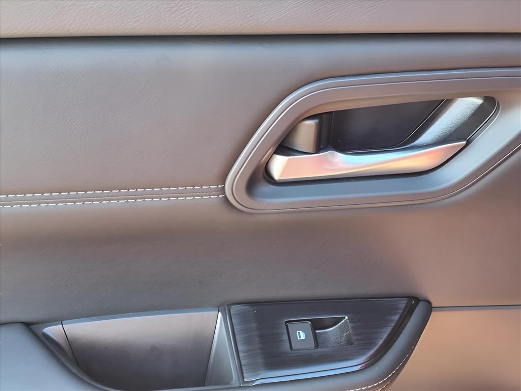 2026 Nissan Rogue SV photo 7