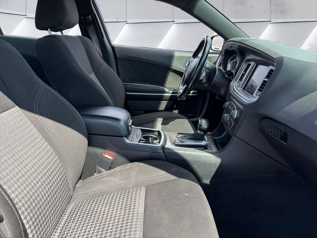 2023 Dodge Charger SXT photo 13