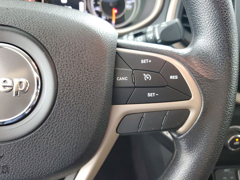 2018 Jeep Cherokee Latitude photo 23