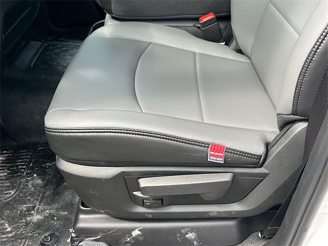 2025 Ram 3500 Tradesman photo 12