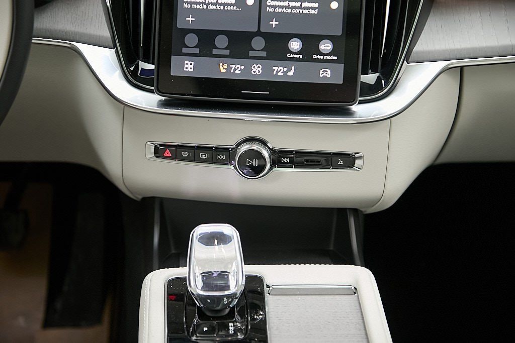 2026 VOLVO XC90 - Image 28
