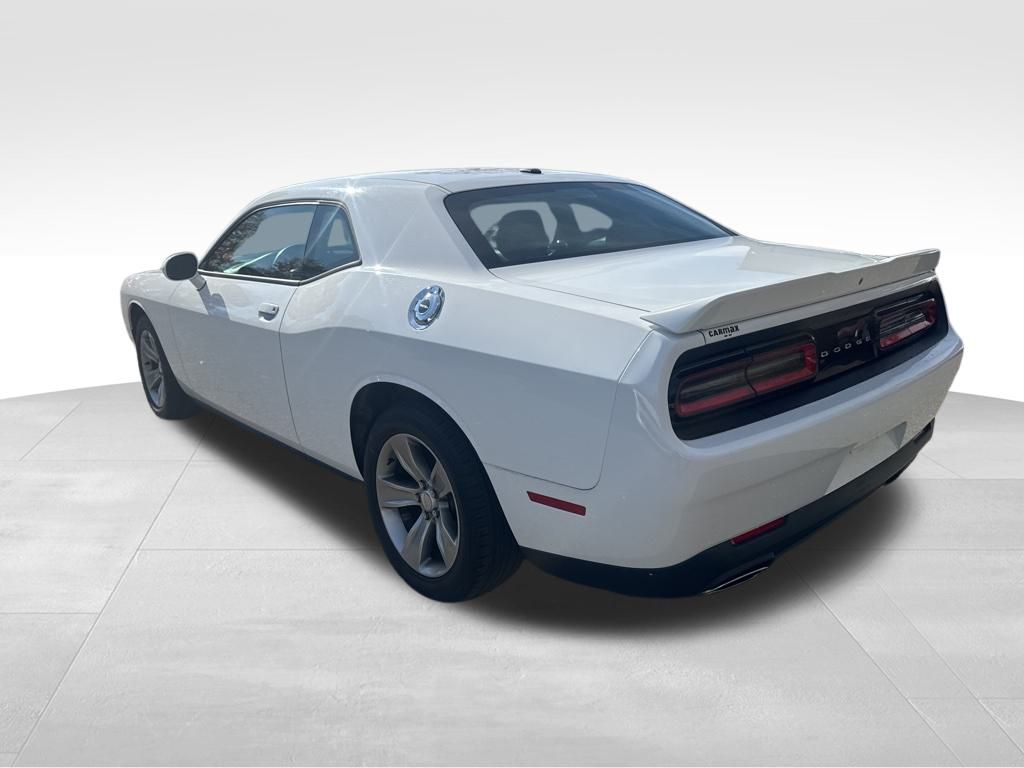 2019 Dodge Challenger SXT photo 3