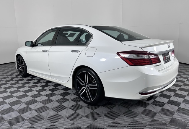 2016 Honda Accord Sport photo 4