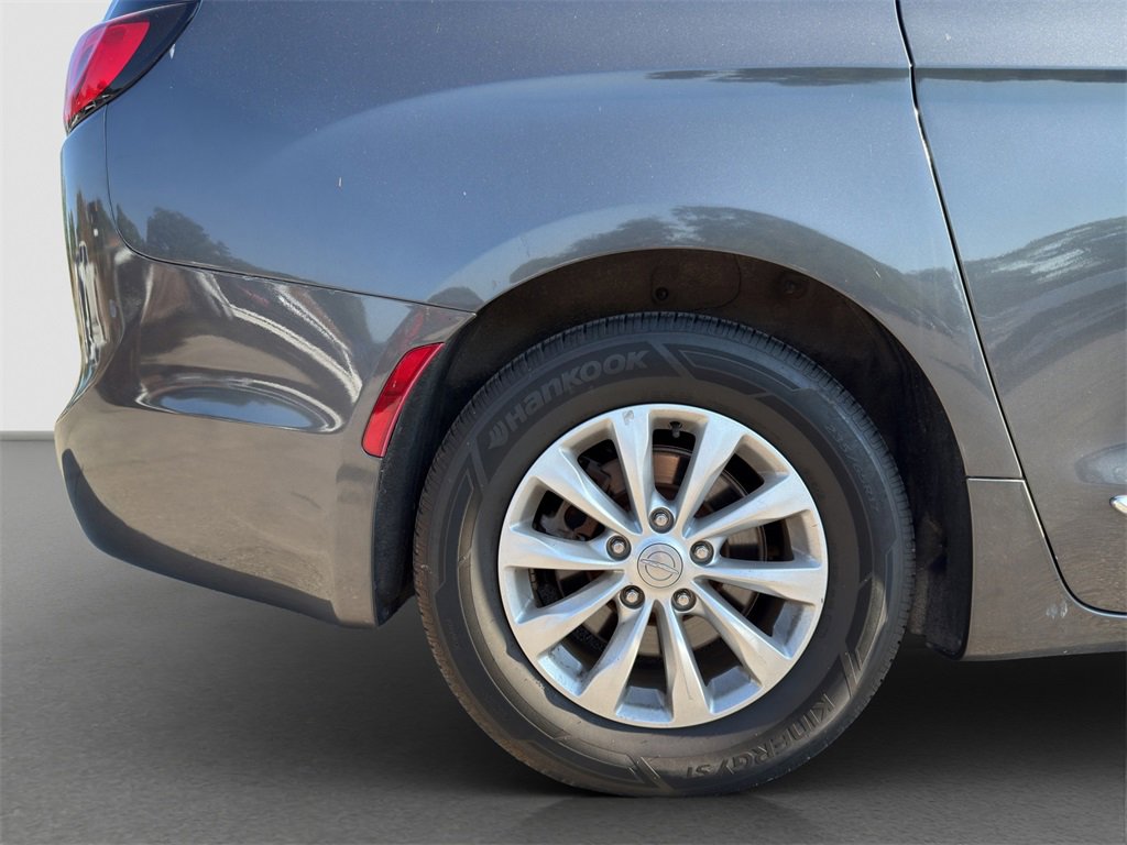 2019 Chrysler Pacifica Touring L photo 15