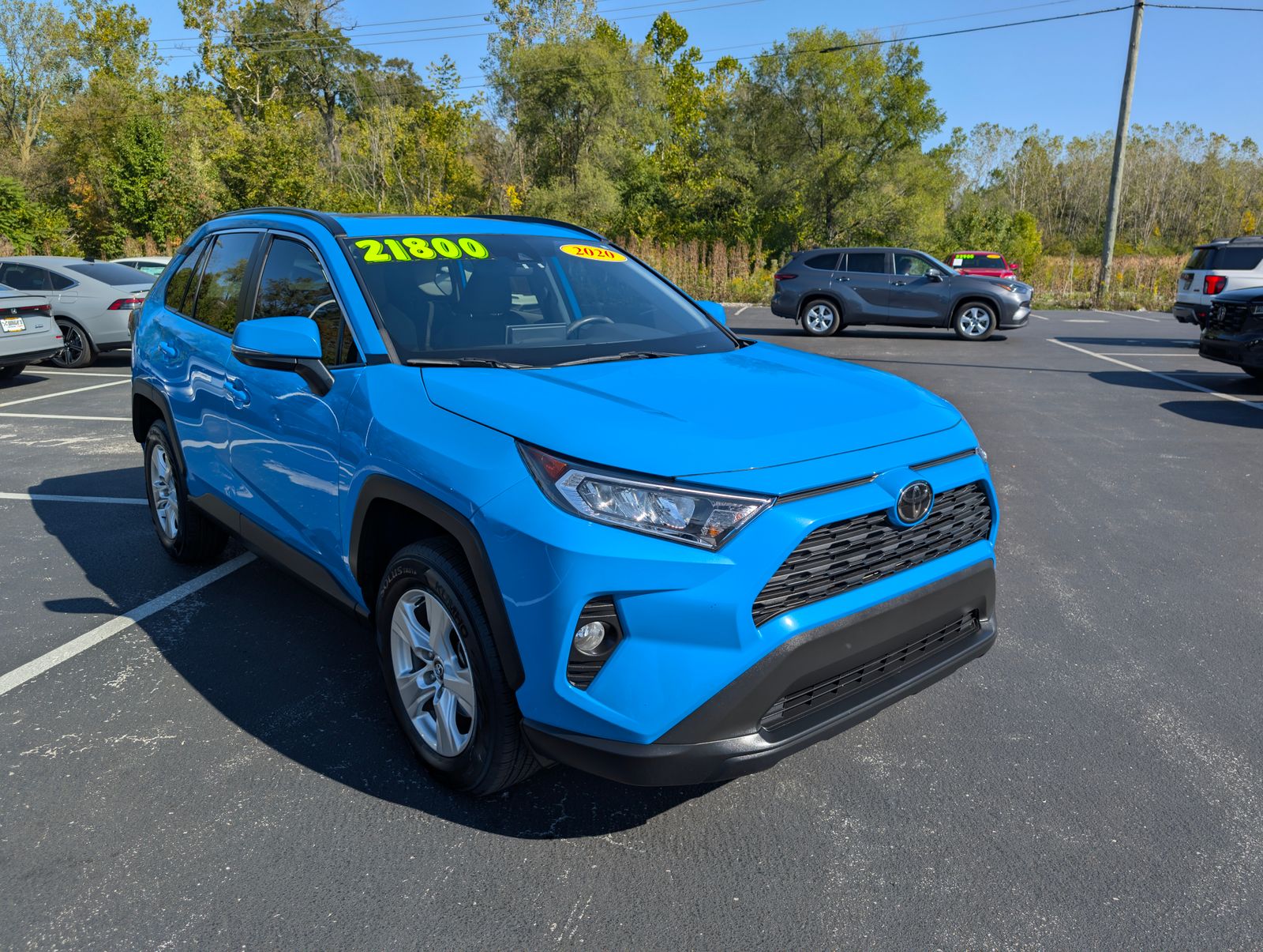 2020 Toyota RAV4 XLE photo 8