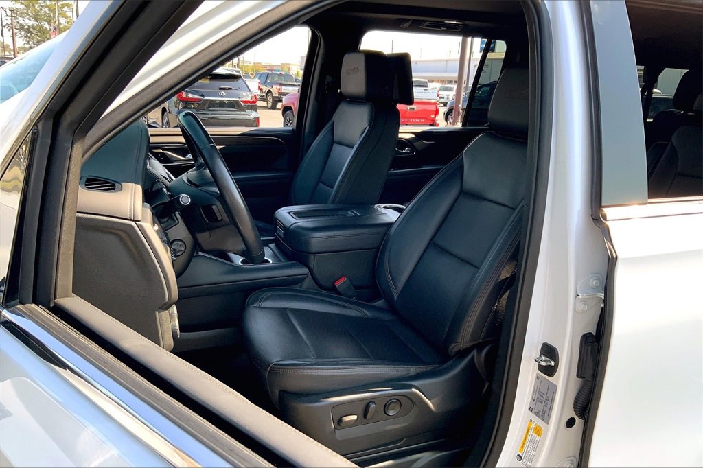 2023 Chevrolet Suburban High Country photo 24