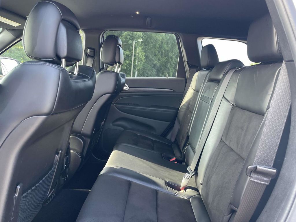 2021 Jeep Grand Cherokee Laredo X photo 14