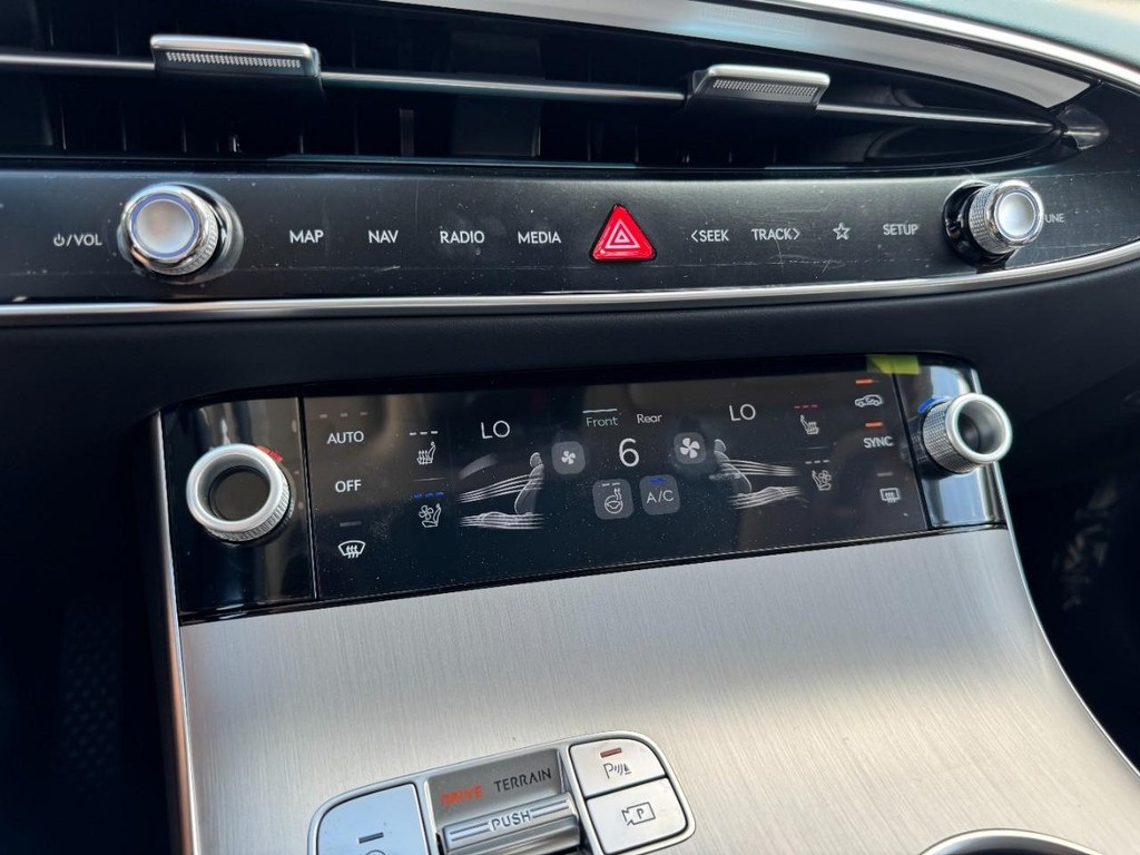 2026 Genesis GV70 2.5T Advanced photo 12