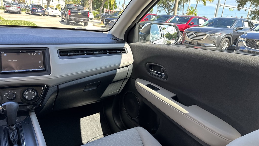 2019 Honda HR-V LX photo 14