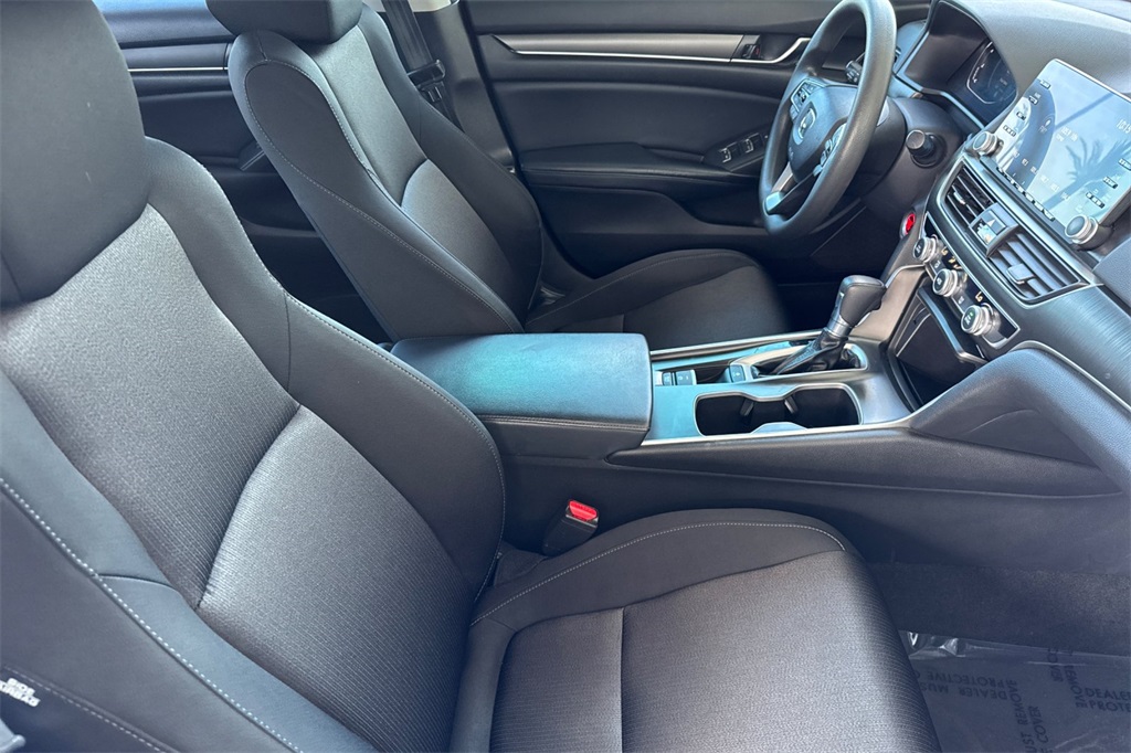 2018 Honda Accord LX photo 17