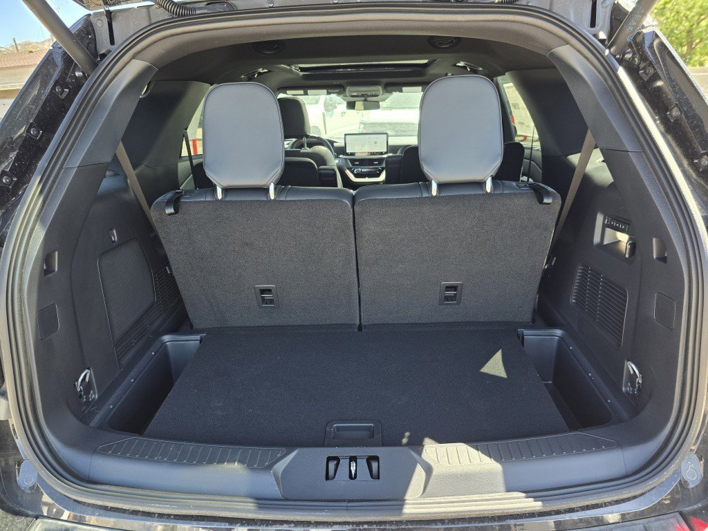 2025 Ford Explorer ST photo 9