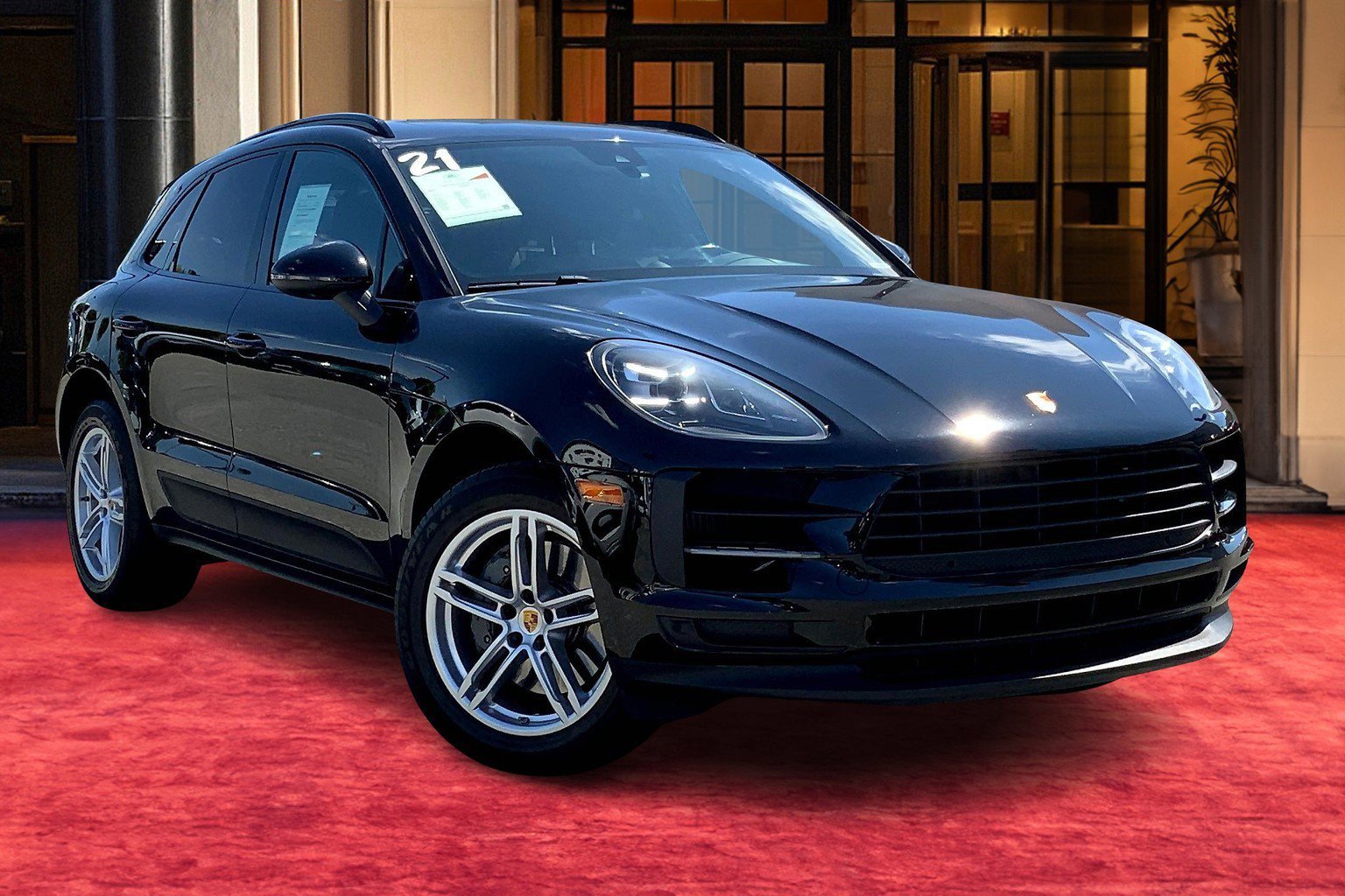 2021 Porsche Macan S photo 2