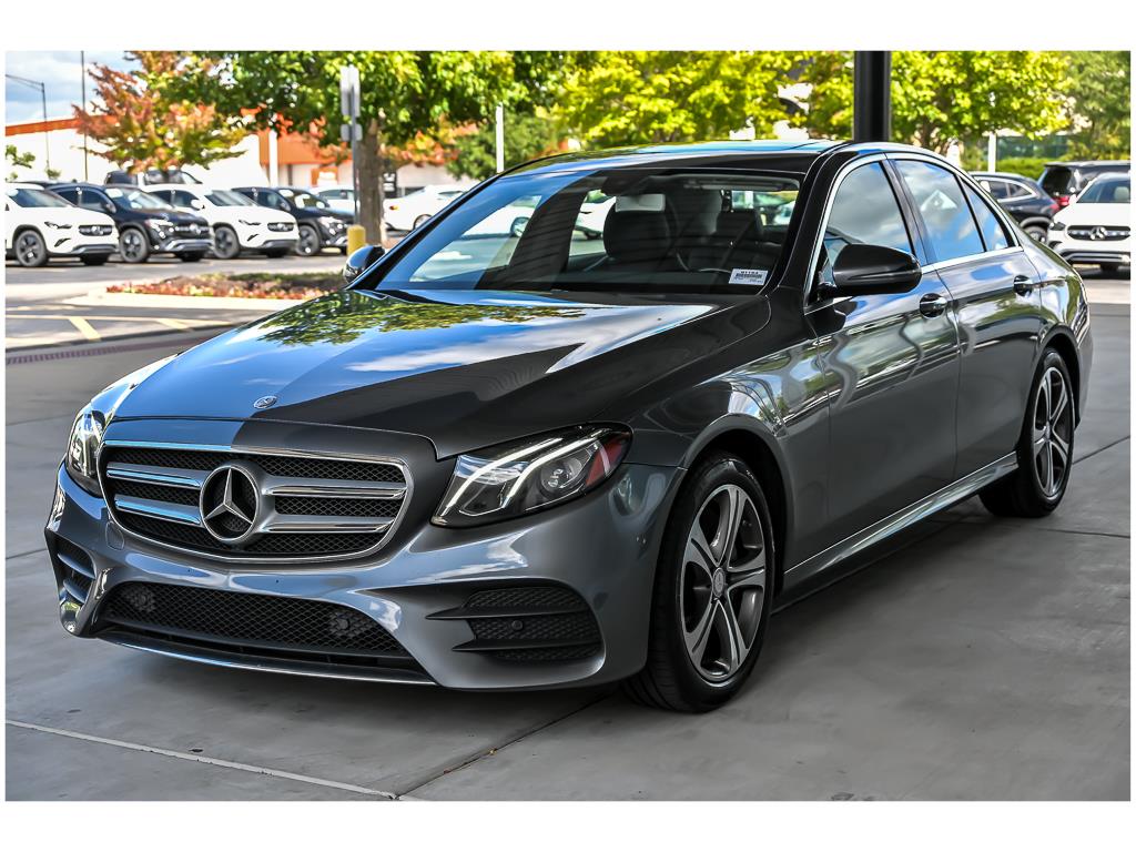 2017 Mercedes Benz E 300 4MATIC photo 3