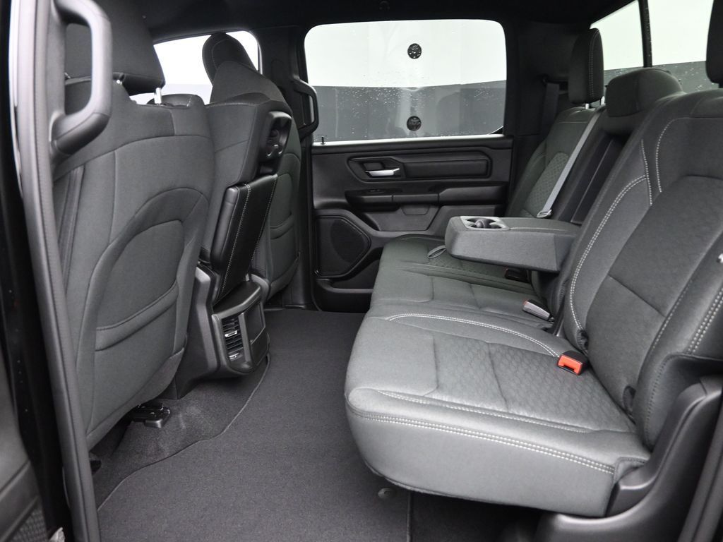 2025 Ram 1500 Tradesman photo 8