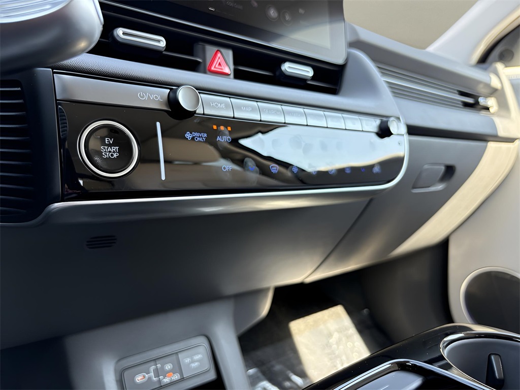 2025 Hyundai Ioniq 5 Limited photo 8