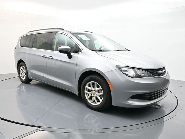 2020 Chrysler Voyager LXi photo 3