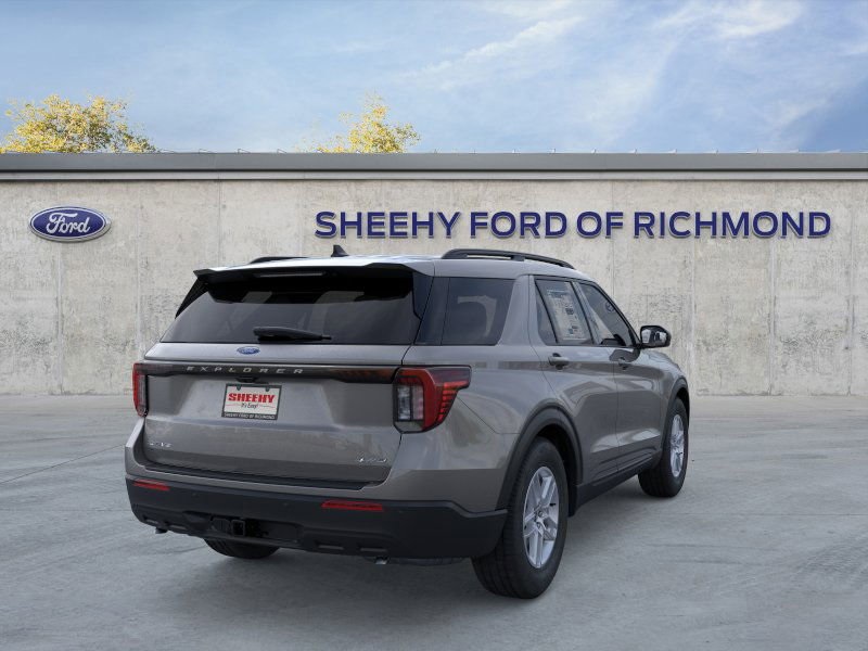 2026 Ford Explorer photo 2