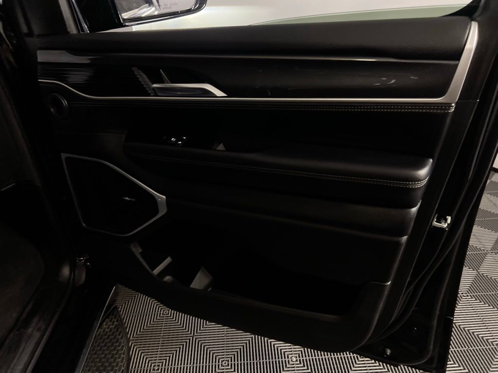 2023 Jeep Wagoneer L Base photo 29