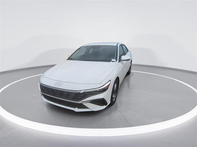 2025 Hyundai Elantra Hybrid Blue photo 3
