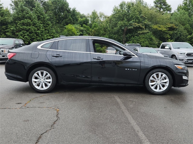 2022 Chevrolet Malibu 1LT photo 2