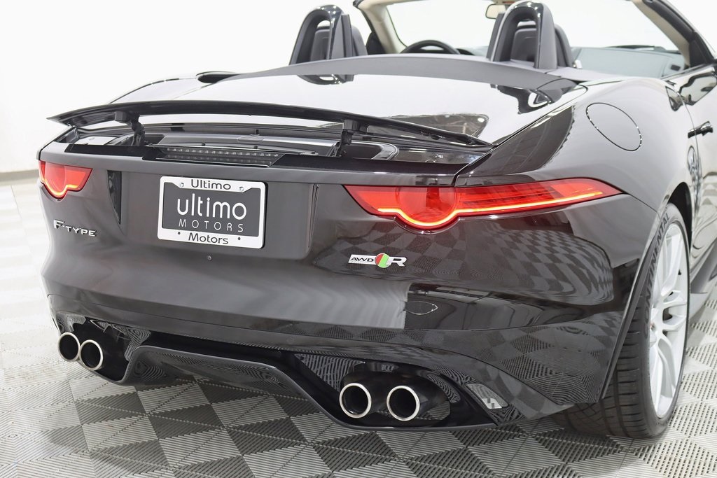 2016 Jaguar F-TYPE R photo 13