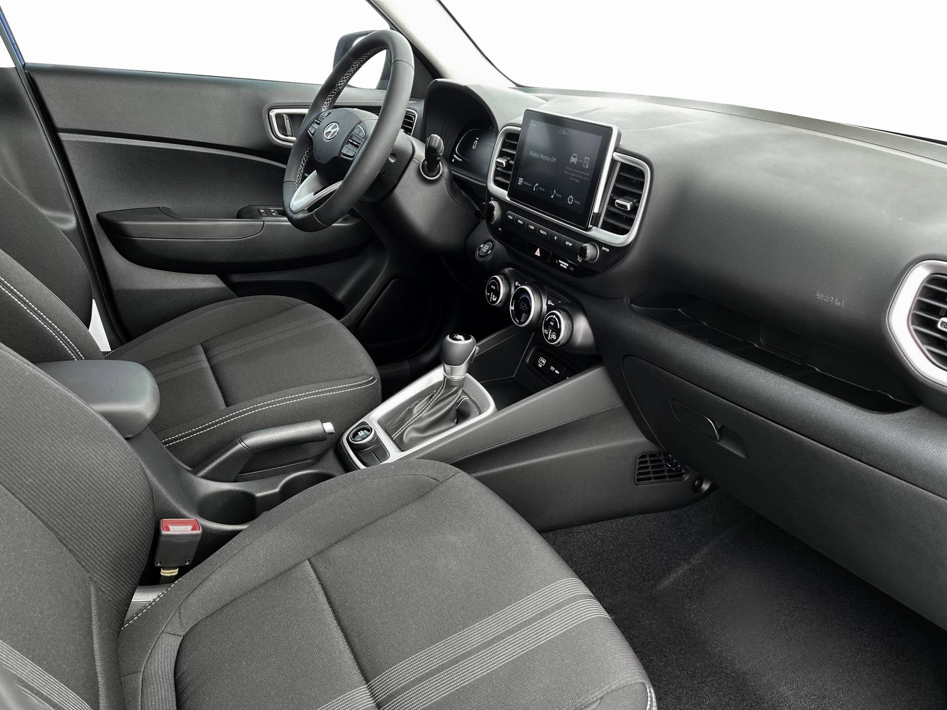 2025 Hyundai Venue SEL photo 15