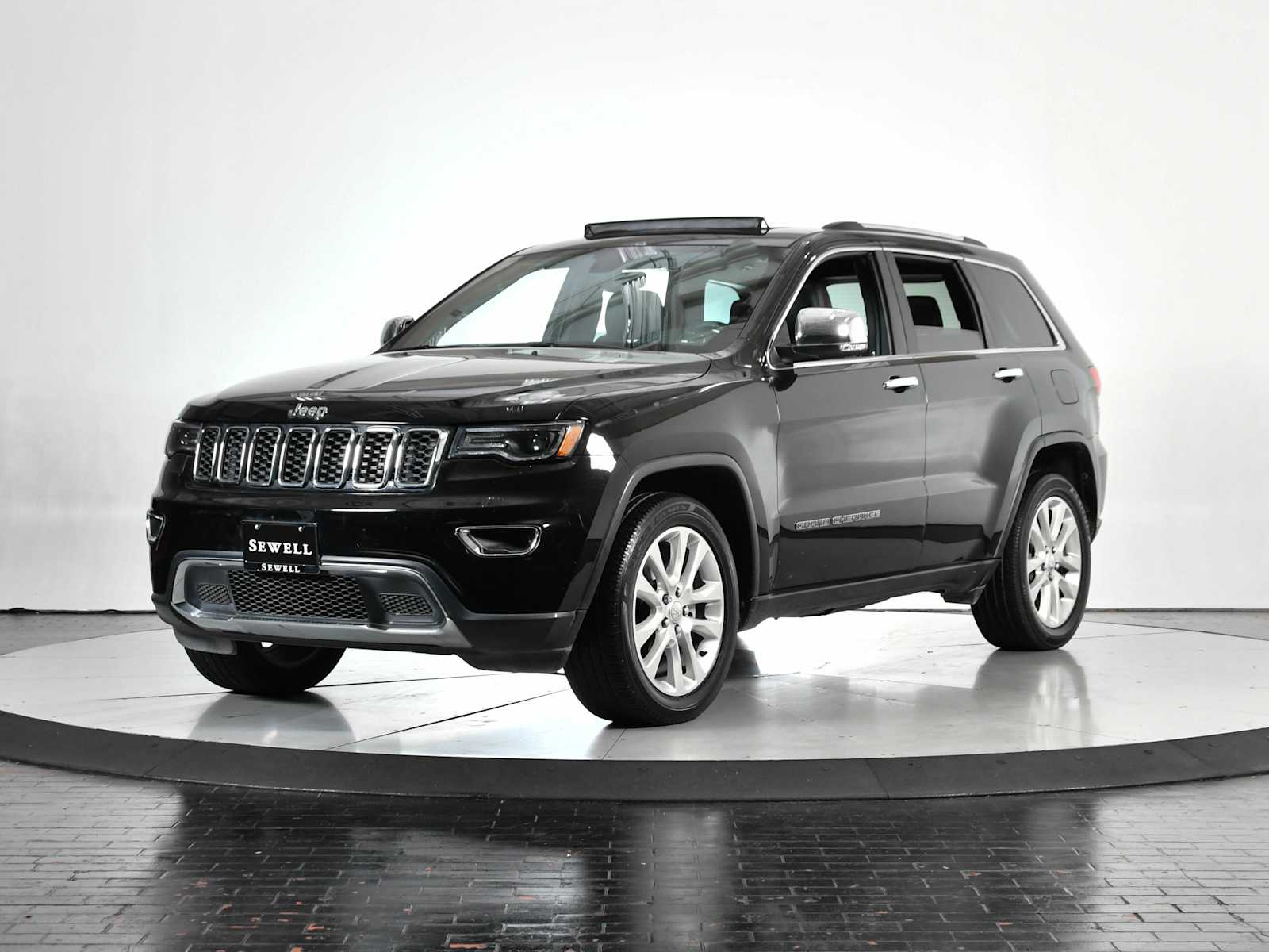 2017 Jeep Grand Cherokee Limited's photo