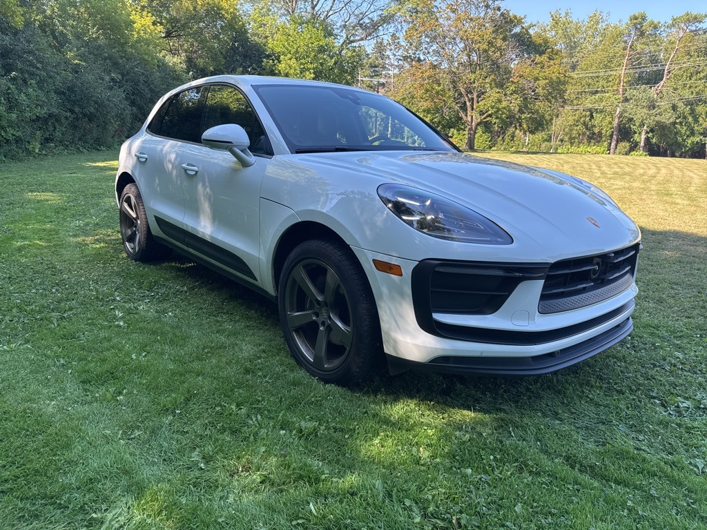 2023 Porsche Macan Base photo 7