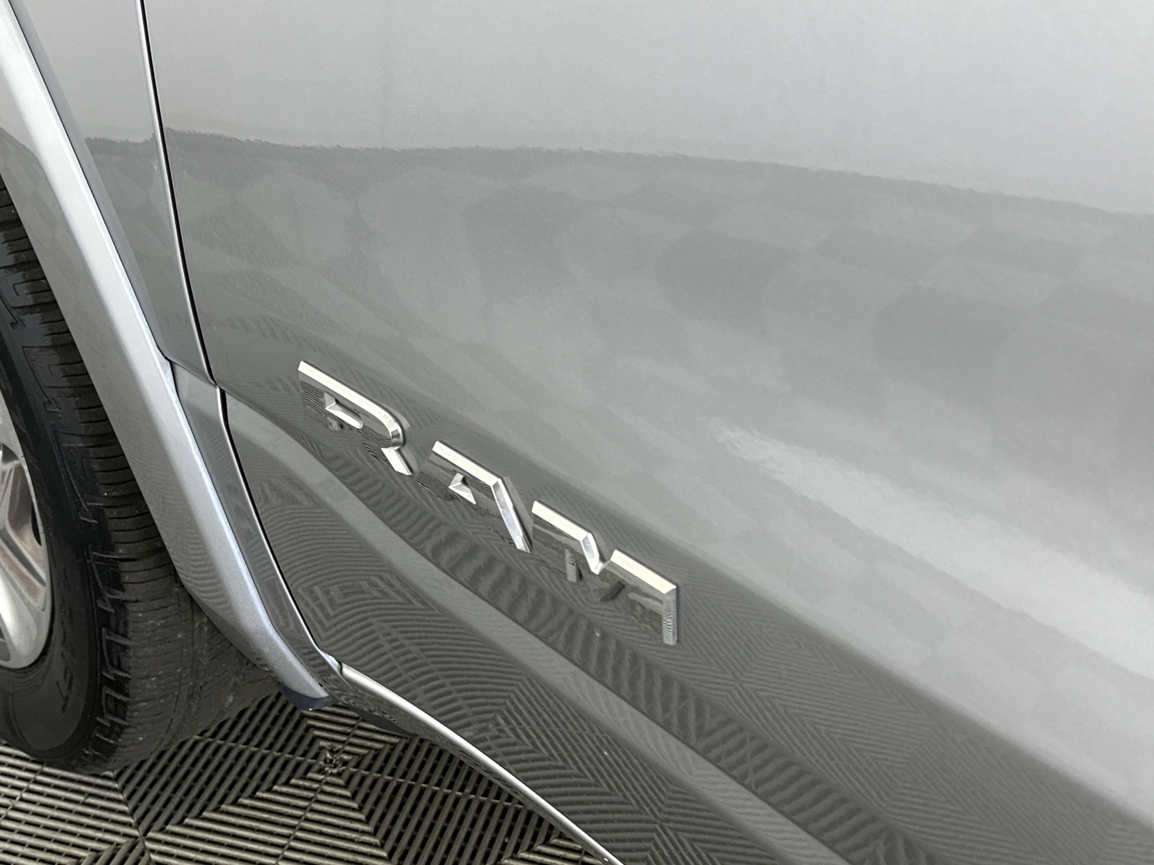 2022 Ram 1500 Laramie photo 23