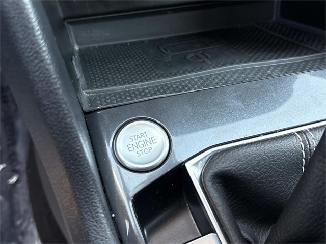 2024 Volkswagen Tiguan SE photo 13