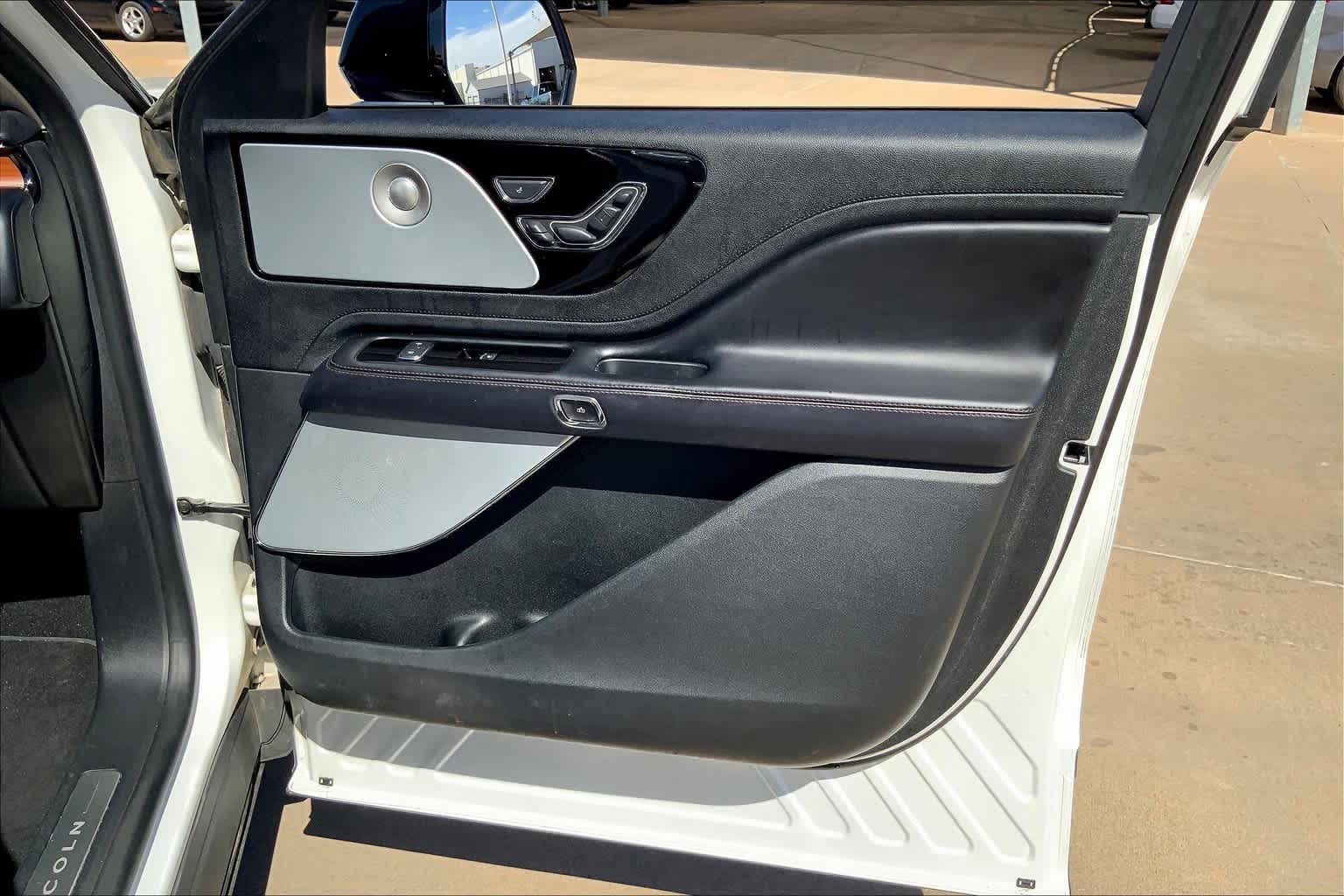 2020 Lincoln Aviator Reserve photo 23