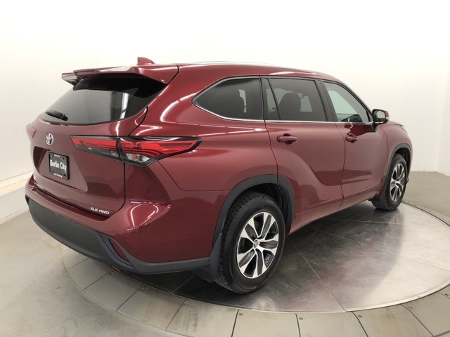 2021 Toyota Highlander XLE photo 7