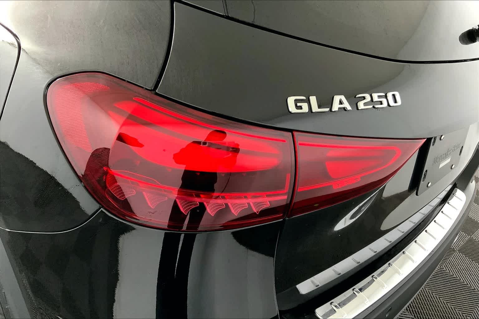2025 Mercedes Benz GLA 250 4MATIC photo 6