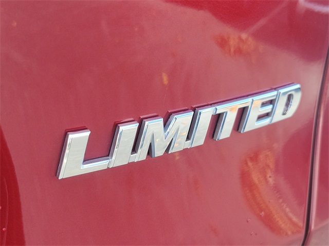 2019 Toyota RAV4 Limited photo 4