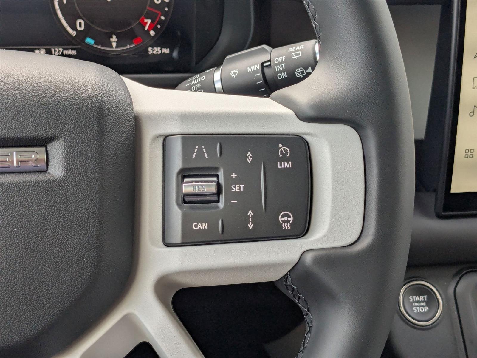 2025 Land Rover Defender 130 X-Dynamic SE photo 16