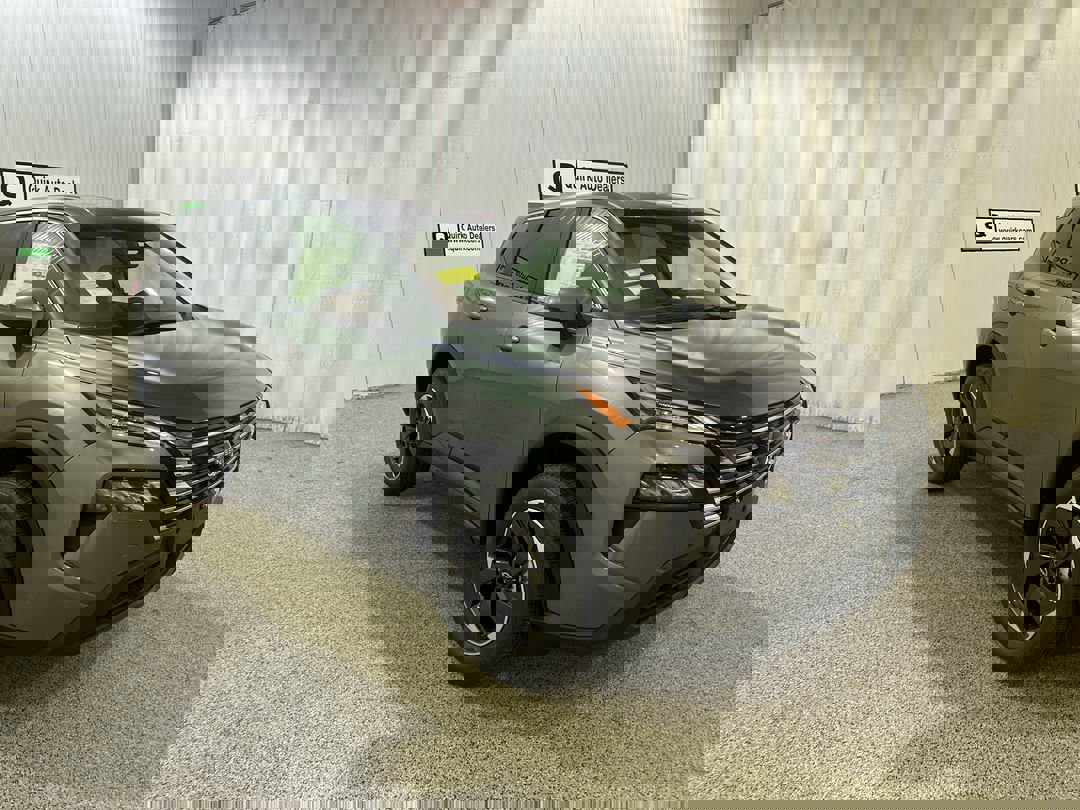 2026 Nissan Rogue SV's photo