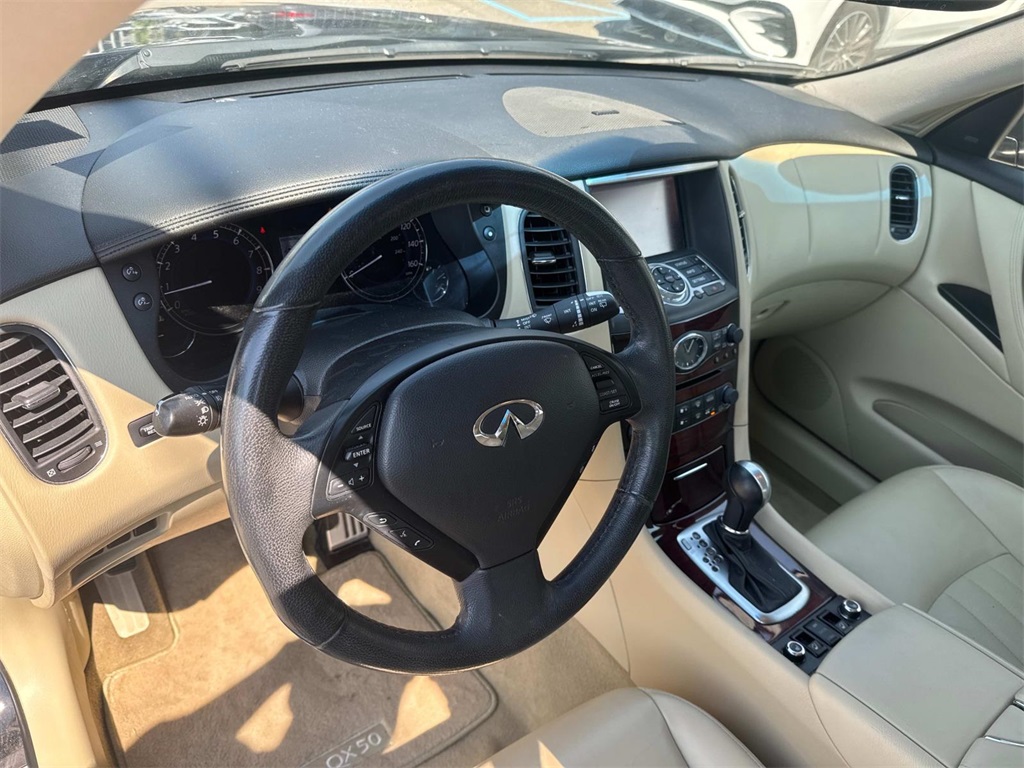 2017 Infiniti QX50 Base photo 18