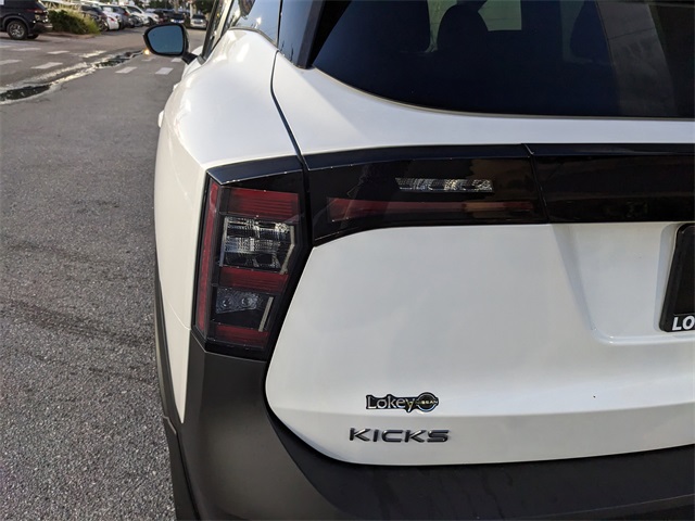 2026 Nissan Kicks SV photo 6
