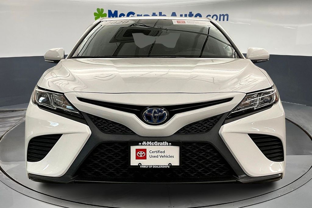 2020 Toyota Camry Hybrid SE photo 4