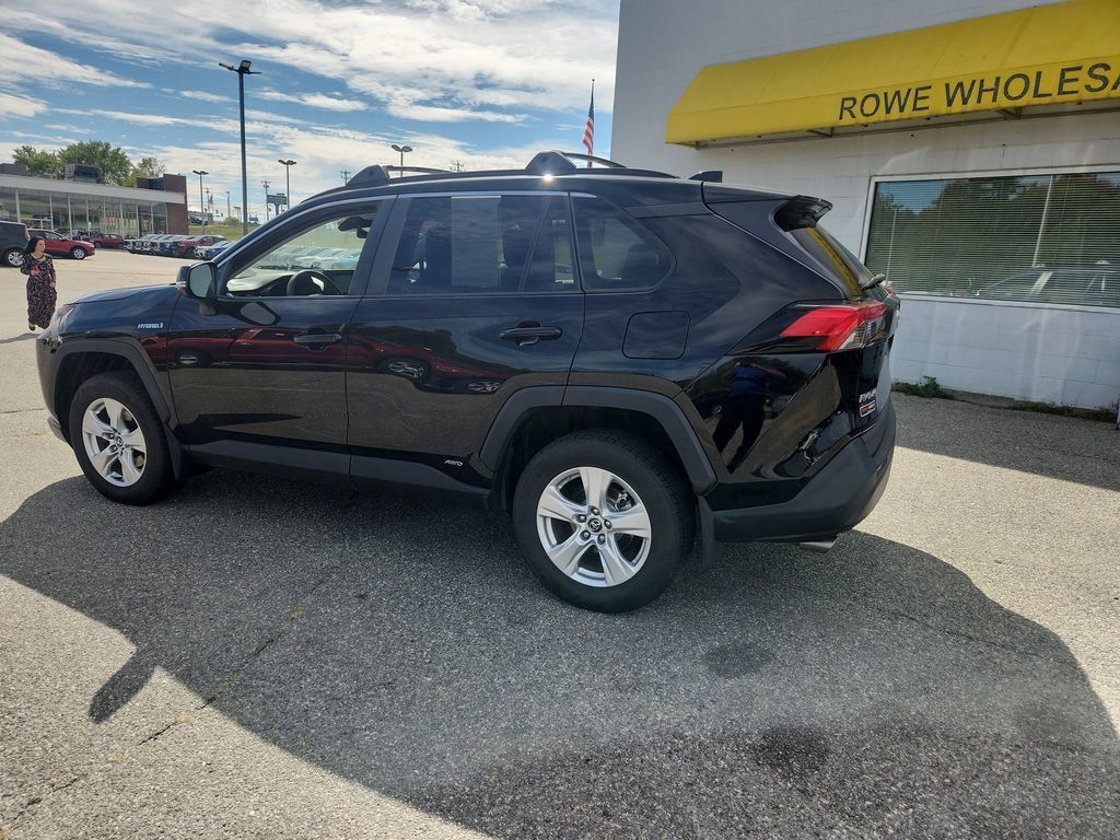 2019 Toyota RAV4 Hybrid LE photo 4