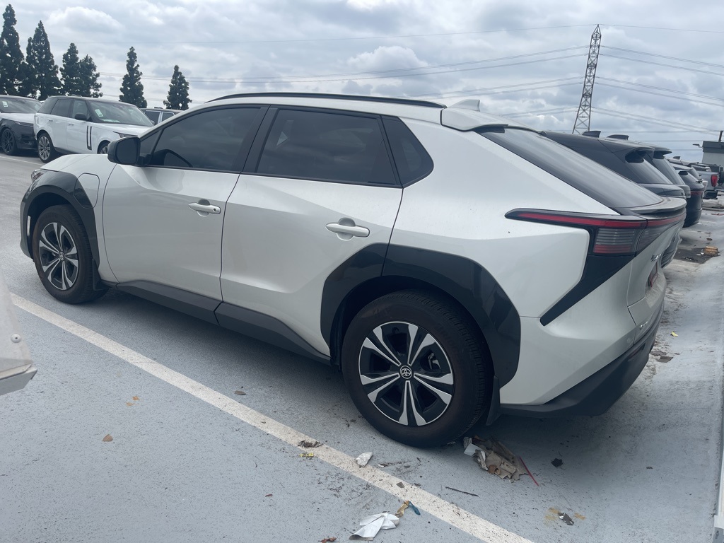 2024 Toyota bZ4X XLE photo 2