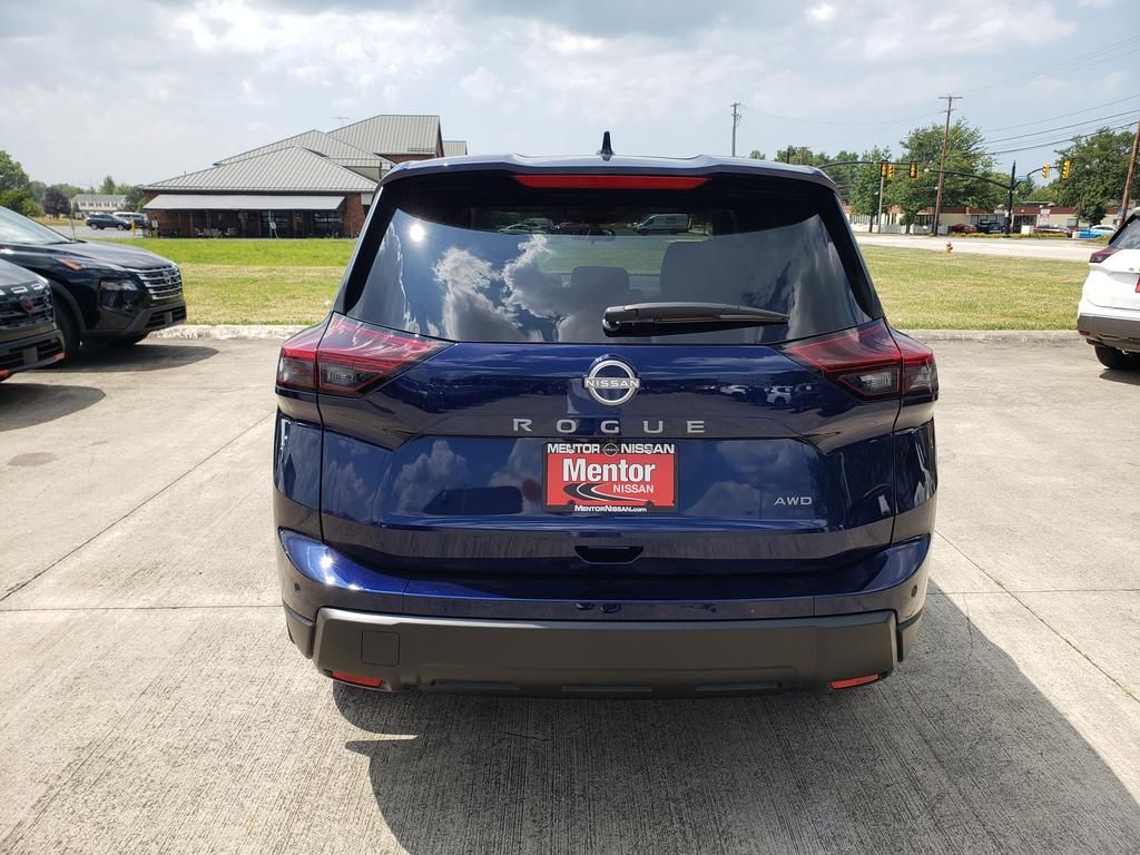 2026 Nissan Rogue SV photo 4