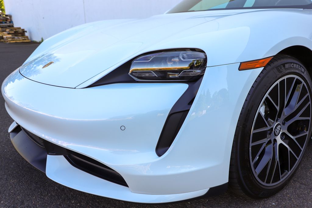 2020 Porsche Taycan Turbo photo 30
