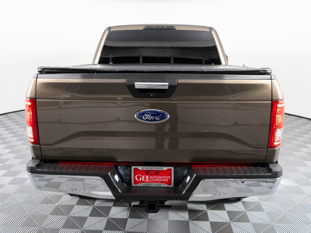 2015 Ford F-150 XLT photo 2