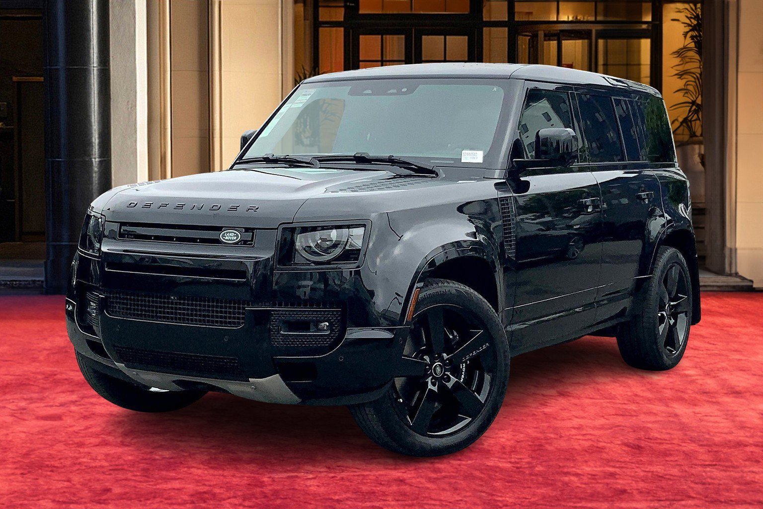 2025 Land Rover Defender V8's photo