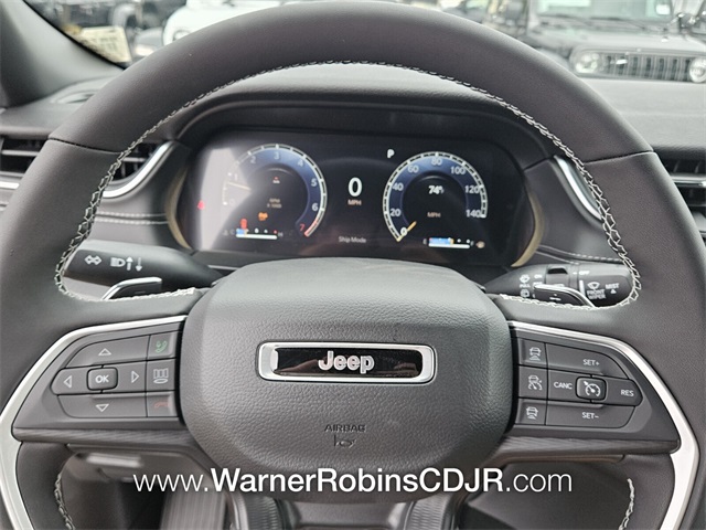 2025 Jeep Grand Cherokee Laredo photo 24