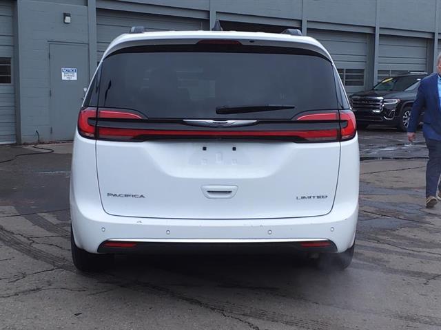 2023 Chrysler Pacifica Limited photo 23