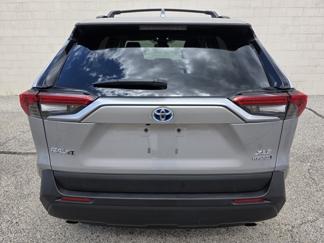 2024 Toyota RAV4 Hybrid XLE photo 3